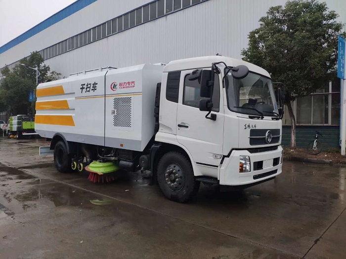 東風(fēng)天錦干濕兩用掃路車 東風(fēng)天錦干濕兩用掃路車圖片