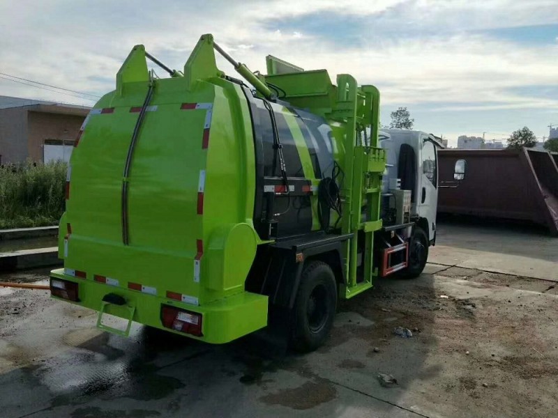 江鈴4.5方餐廚垃圾車