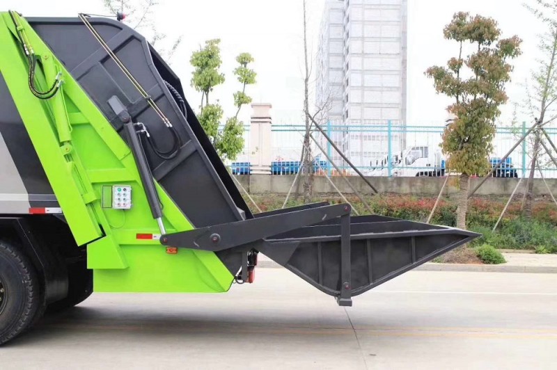 東風天錦10-14方壓縮式垃圾車