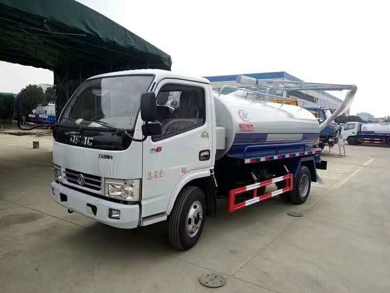 東風(fēng)小多利卡5方吸糞車(chē)