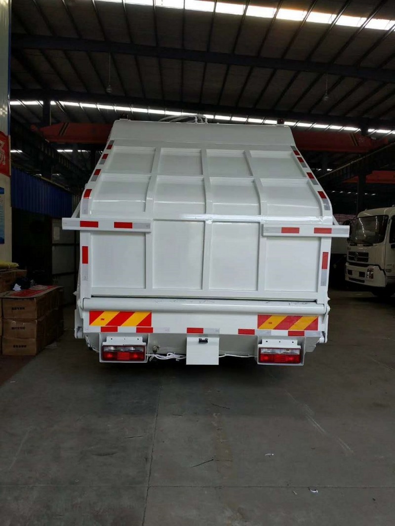 東風(fēng)專底10-14方壓縮垃圾車