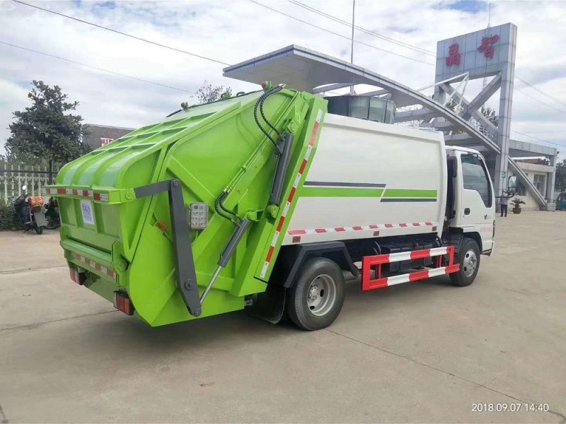 五十鈴4-6方壓縮垃圾車