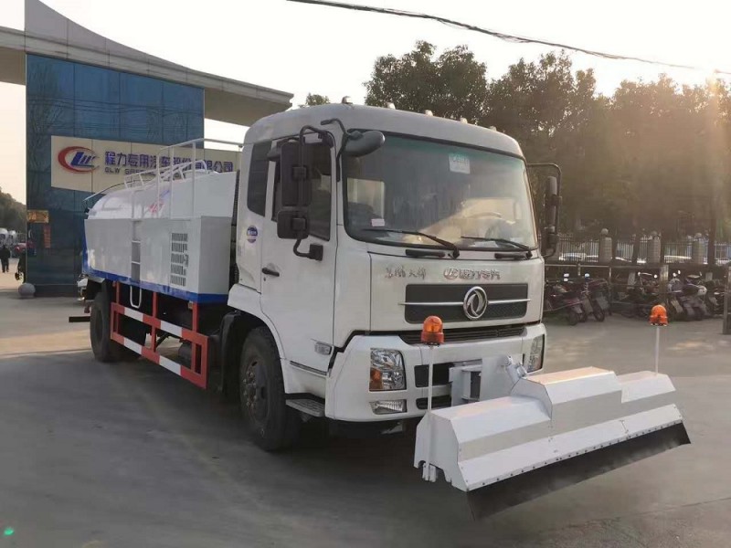 東風(fēng)天錦型道路清洗車