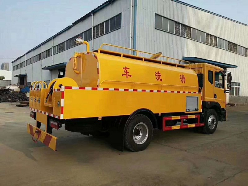 東風(fēng)大多利卡D9高壓清洗車