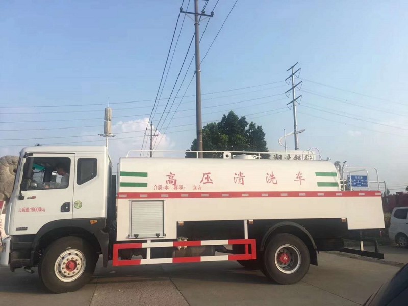 東風(fēng)大多利卡D9高壓清洗車