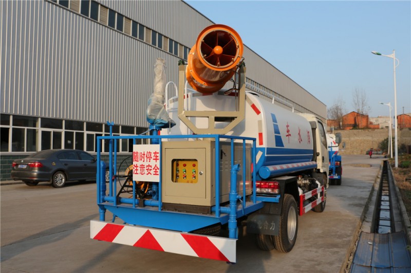 東風(fēng)多利卡(3方)綠化噴灑車 東風(fēng)多利卡(3方)綠化噴灑車圖片