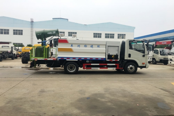 大運(yùn)多功能抑塵車(5噸、30米霧炮機(jī))圖片