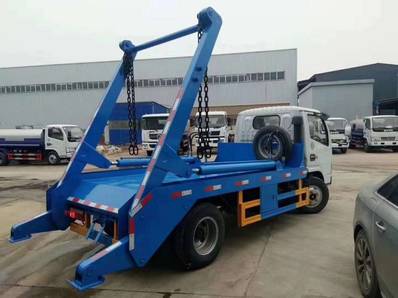 東風(fēng)小多利卡5-6方擺臂垃圾車