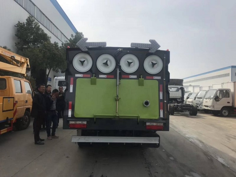 東風(fēng)小多利卡5方吸塵車