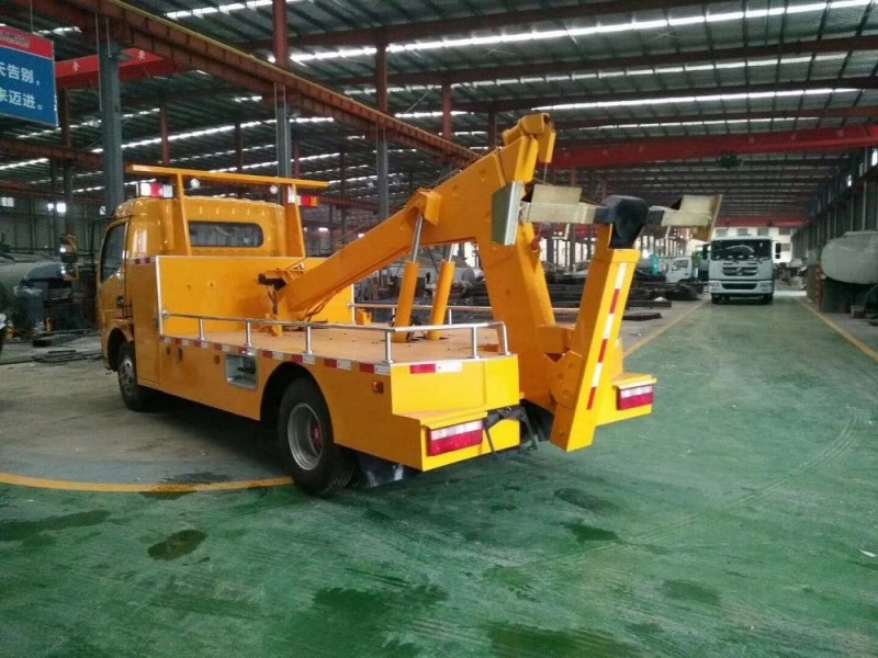 東風(fēng)大多利卡一拖一清障車(chē)