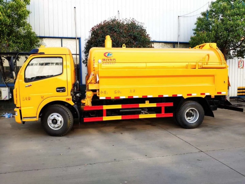 東風(fēng)多利卡清洗吸污車