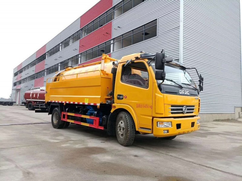 東風(fēng)多利卡清洗吸污車