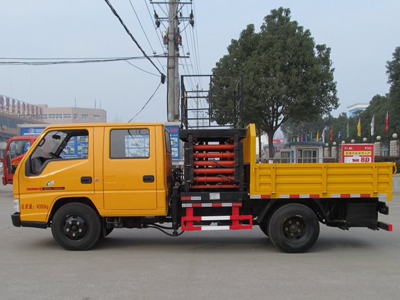 江鈴雙排座8-10米平臺升降高空作業(yè)車 江鈴雙排座8-10米平臺升降高空作業(yè)車圖片