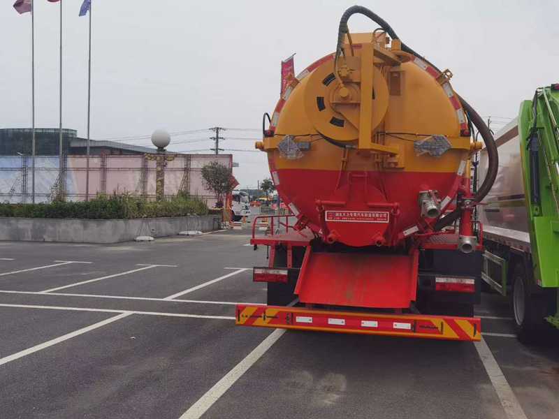 江淮清洗吸污車(chē)圖片