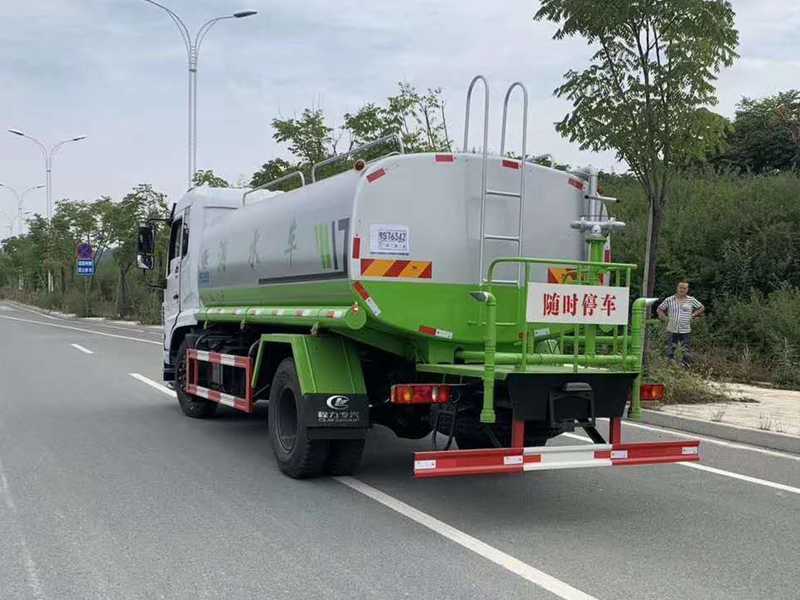 東風(fēng)D17灑水車(12噸) 東風(fēng)D17灑水車(12噸)圖片