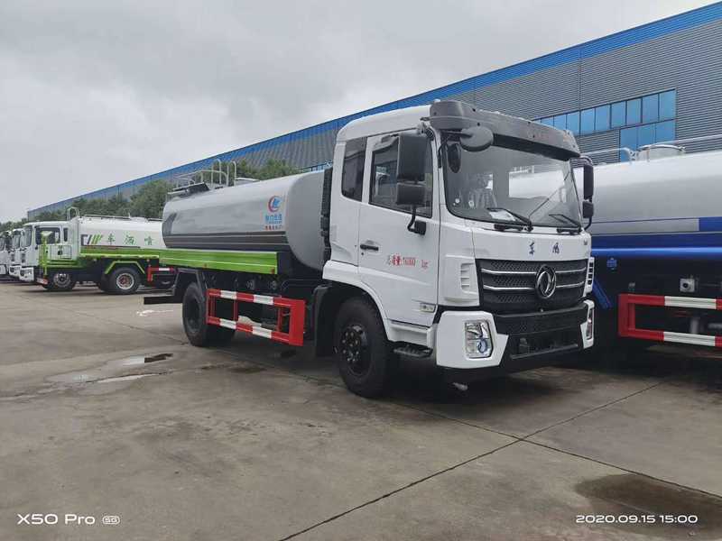 東風(fēng)D17灑水車(12噸) 東風(fēng)D17灑水車(12噸)圖片