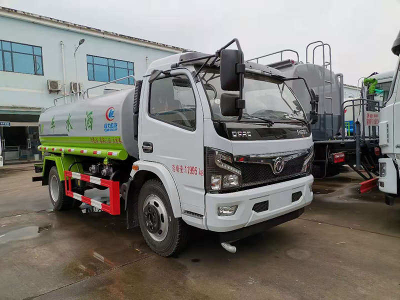 東風(fēng)大多利卡灑水車（9方）