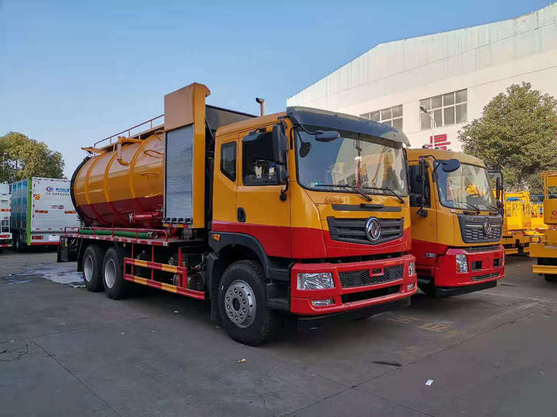 東風(fēng)T5后八輪清洗吸污車（22方）