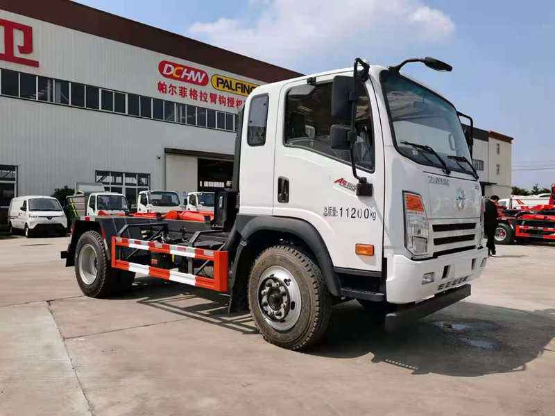 大運(yùn)勾臂式垃圾車(黃牌) 大運(yùn)勾臂式垃圾車(黃牌)圖片