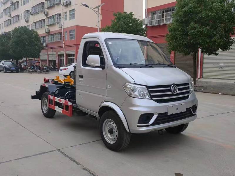 東風(fēng)小康勾臂式垃圾車（軸距2850）